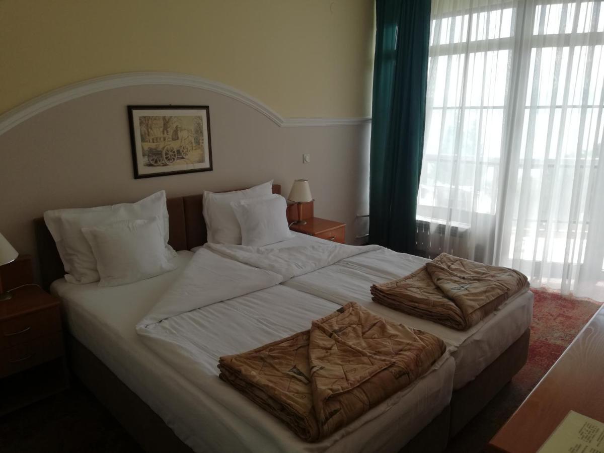 Hotel Makpetrol Struga Exterior photo